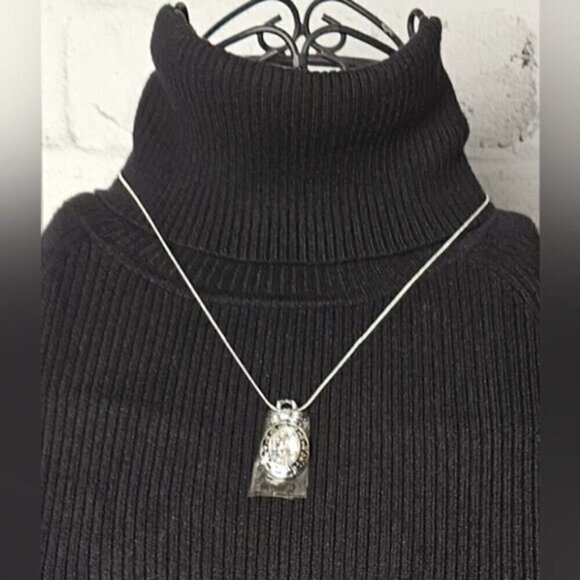 4.76 CT Oval Cut Quartz 18KRGP White Gold Plated Pendant and Necklace - Picture 3 of 8